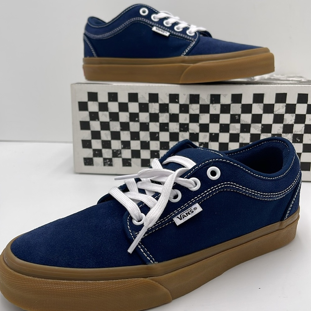 Vans WMNS Vans Blue Canvas Sneakers Skate Chukka Lo
Dress Blues/Gum
VN0A4BX4FS1